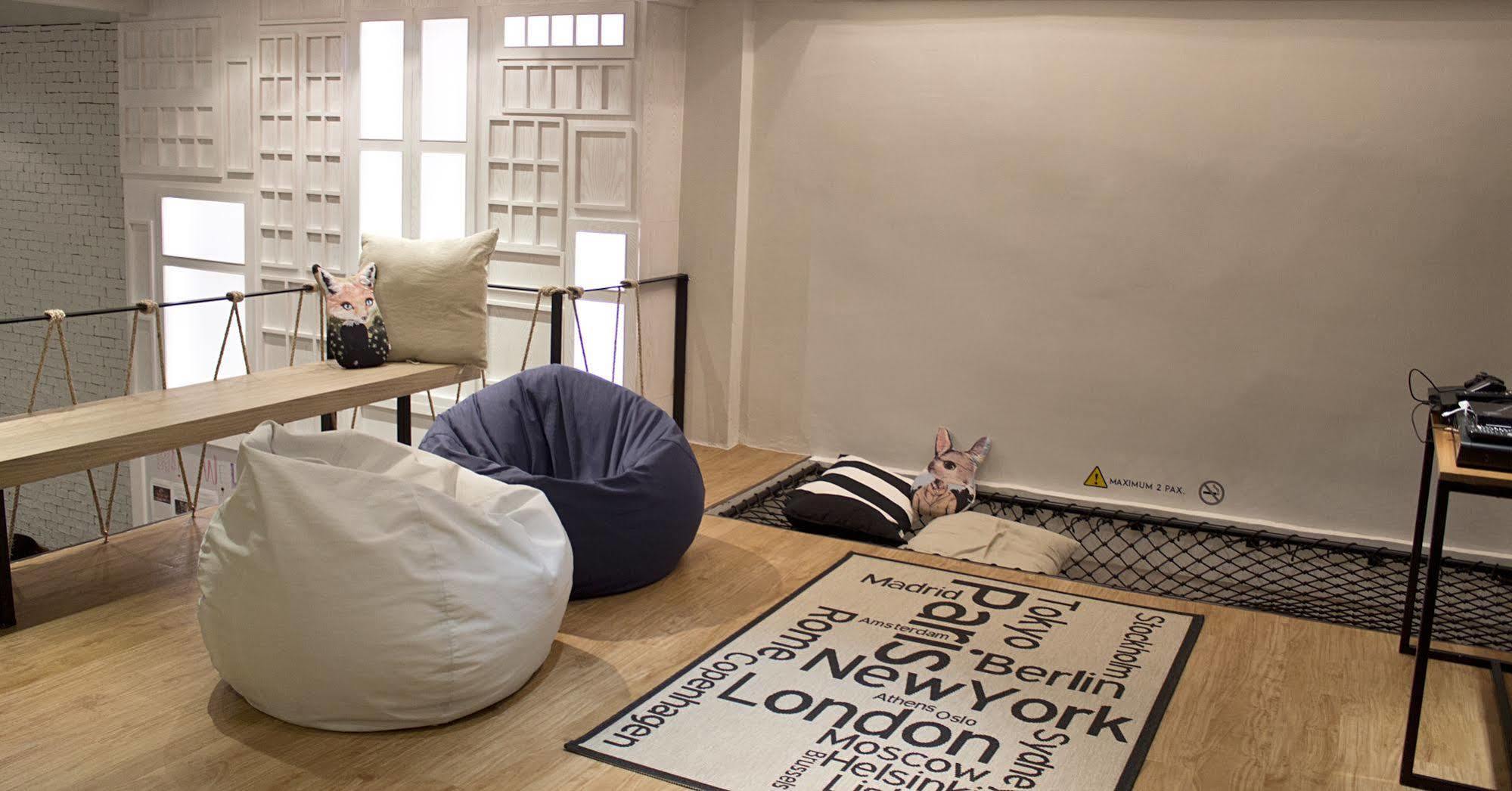 Slumber Bangkok Soi 1 Hostel Ngoại thất bức ảnh