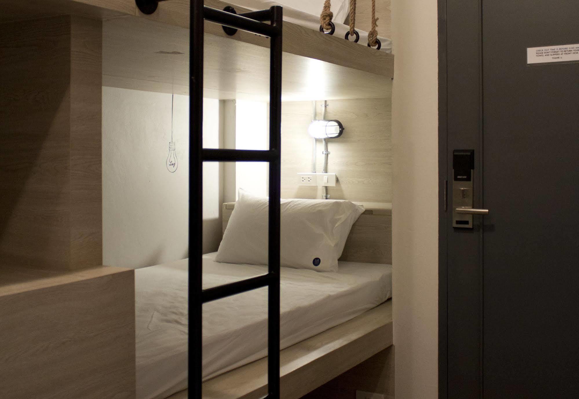 Slumber Bangkok Soi 1 Hostel Ngoại thất bức ảnh